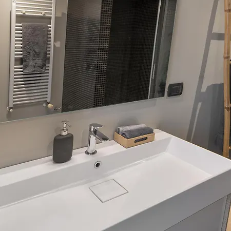 Giresio 41 - Your Penthouse With Rooftop Garden In Navigli - Wifi * Mediolan